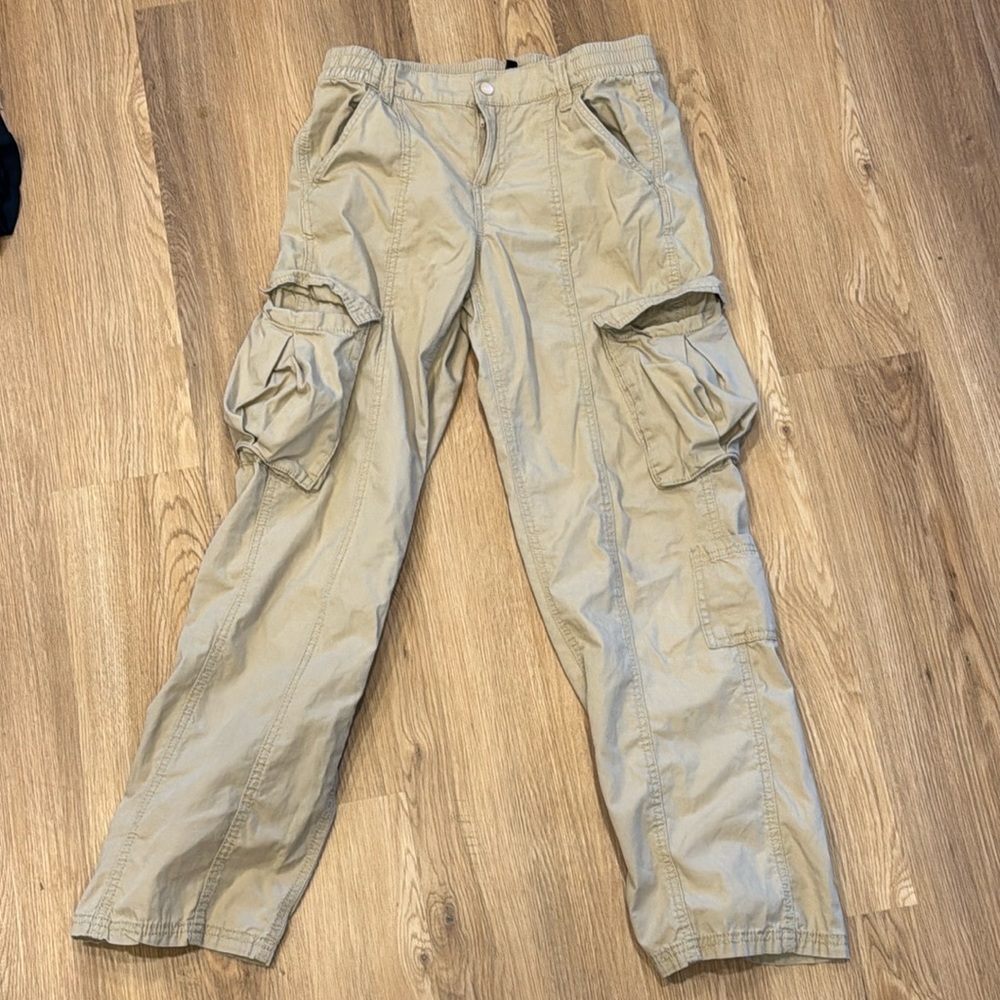H&M Divided Khaki Cargo Pants size 4/Small